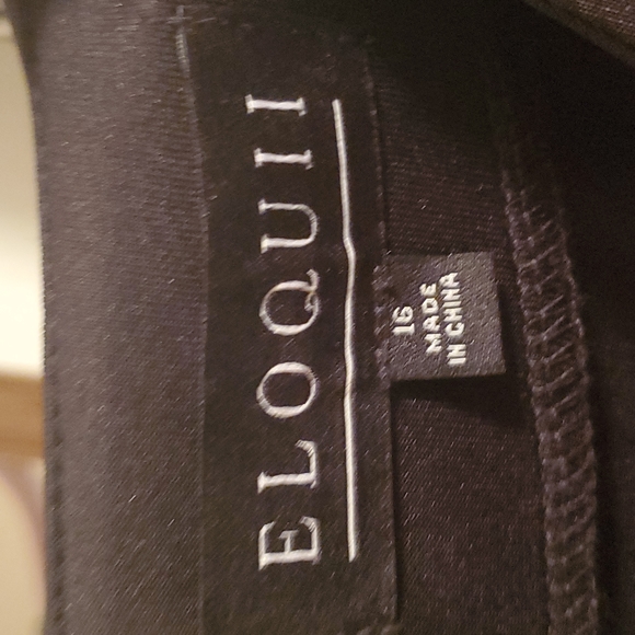 Rosette Ruffle Peplum Top - Picture 3 of 8